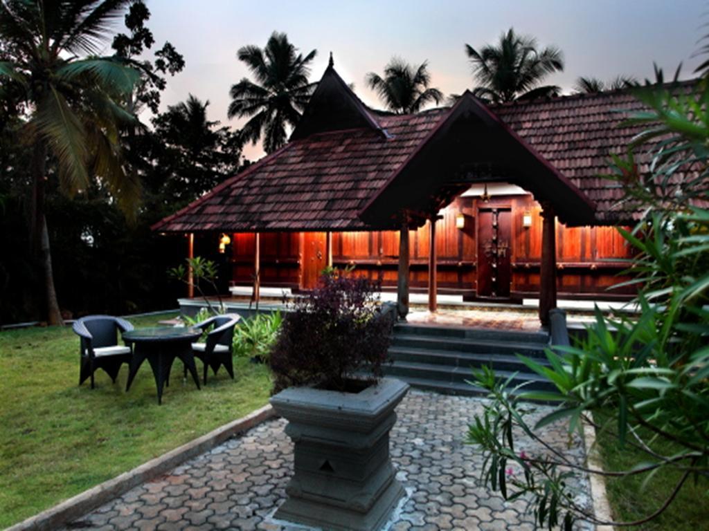 Vasundhara Sarovar Premiere Alappuzha Екстериор снимка