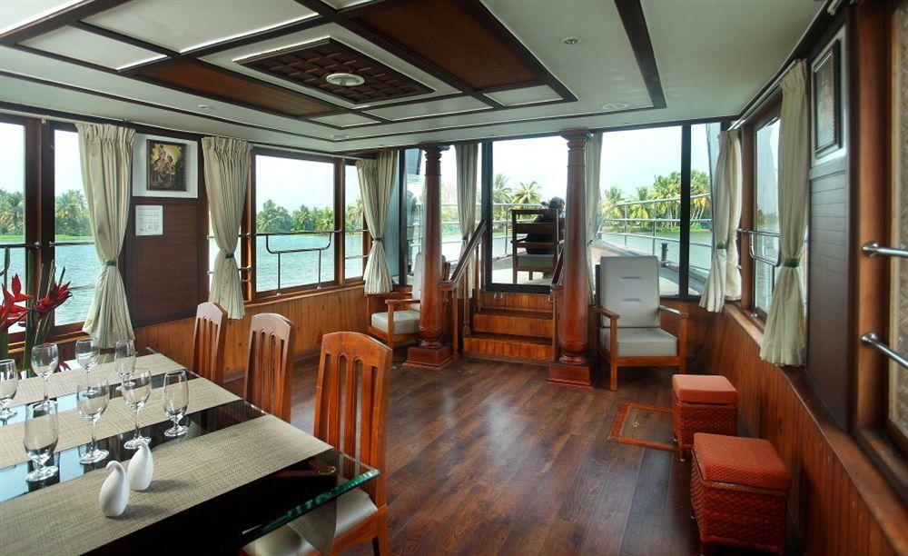 Vasundhara Sarovar Premiere Alappuzha Екстериор снимка